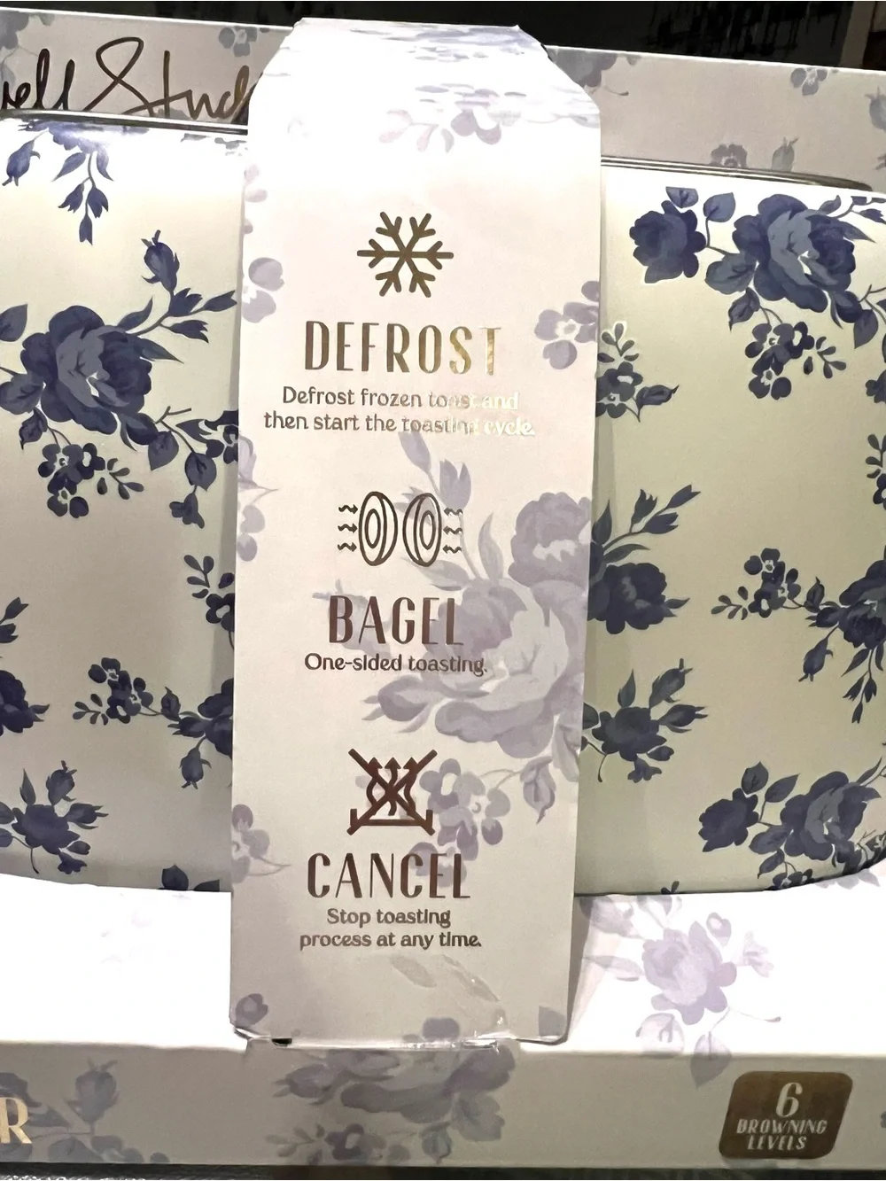 NEW DwellStudio 2 Slice Toaster Blue Hydrangea Pattern 825 Watt.